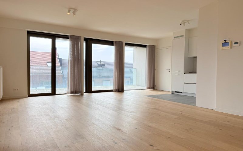 Serviceflat met ruim terras - 2 slaapkamers - Featured Image