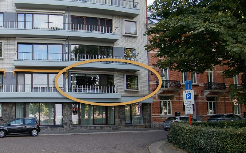 Interessante lange termijn opbrengsteigendom met gunstig EPC op een TOP-locatie met trouwe huurster inclusief garage en berging - Featured Image