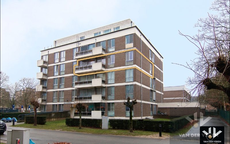 APPARTEMENT MET 3 SLPK - 102 m2 + terras - OPTIONEEL GARAGEBOX - Featured Image