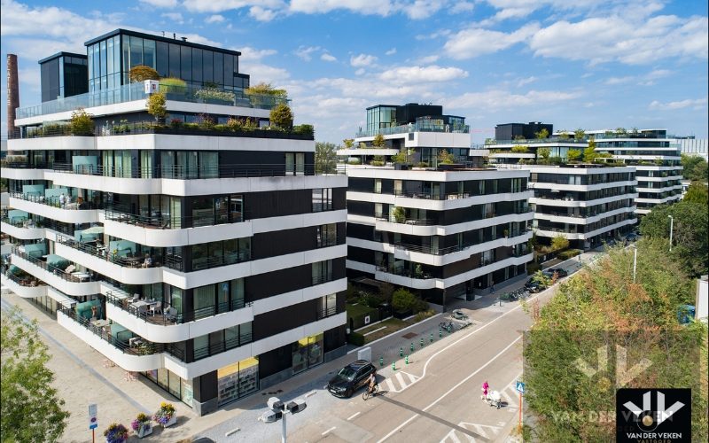 Autostaanplaats -2 P33 Ingang blok 3 onder blok 4 - Featured Image